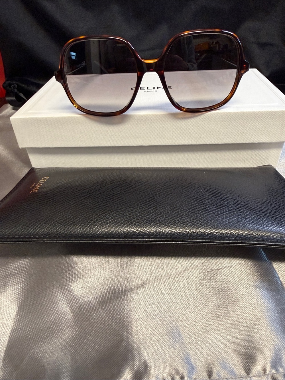 CELINE CL40244U 52F Shiny Dark Havana/Brown Gradient 56-18-135 Sunglasses New